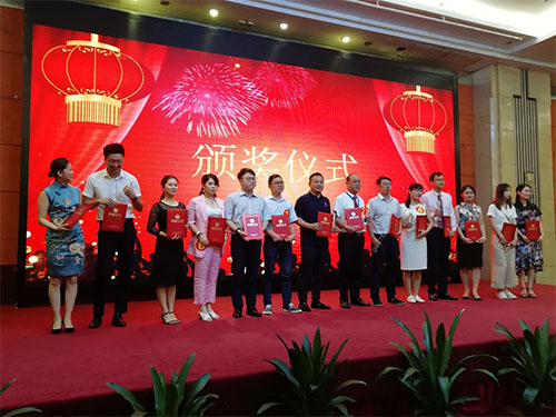 湖南妙能電器有限公司,多功能電暖餐桌,取暖桌價(jià)格,電暖茶幾批發(fā),電暖方桌,取暖桌